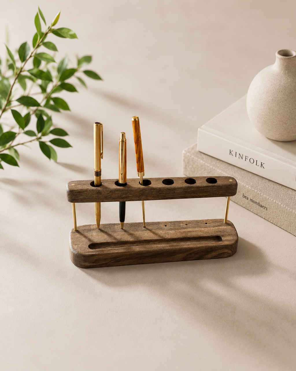 Portapenne e Organizer da Scrivania in Noce e Ottone – L'Eleganza dell'Ordine